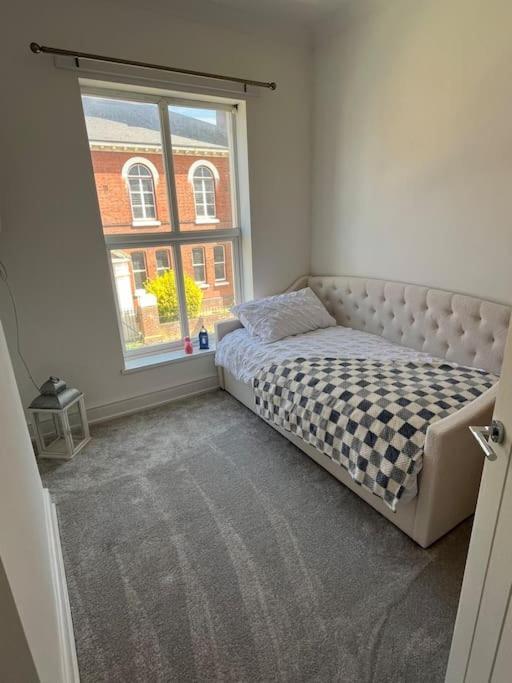 Central Two-Three Bedroom Beach Town Maisonette Southsea Exterior photo
