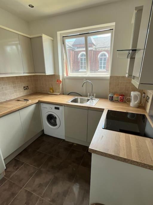 Central Two-Three Bedroom Beach Town Maisonette Southsea Exterior photo